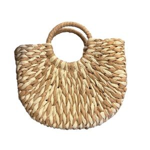 Chic Woven Tote in Natural Tones